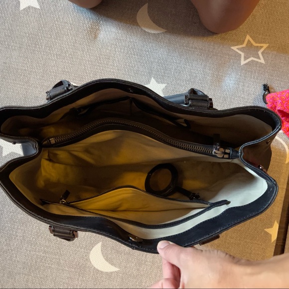 SOLD. Tory Burch Robinson Tote Bag. Large. GUC - Picture 5 of 14